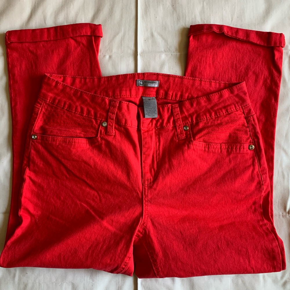 New Directions Red Capris - Picture 3 of 5